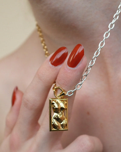 Framed Body Pendant Gold TITS